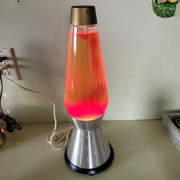 LAVA LITE CENTURY VTG RED & CHAMPAGNE LAVA LAMP STARLIGHT BRASS 17”